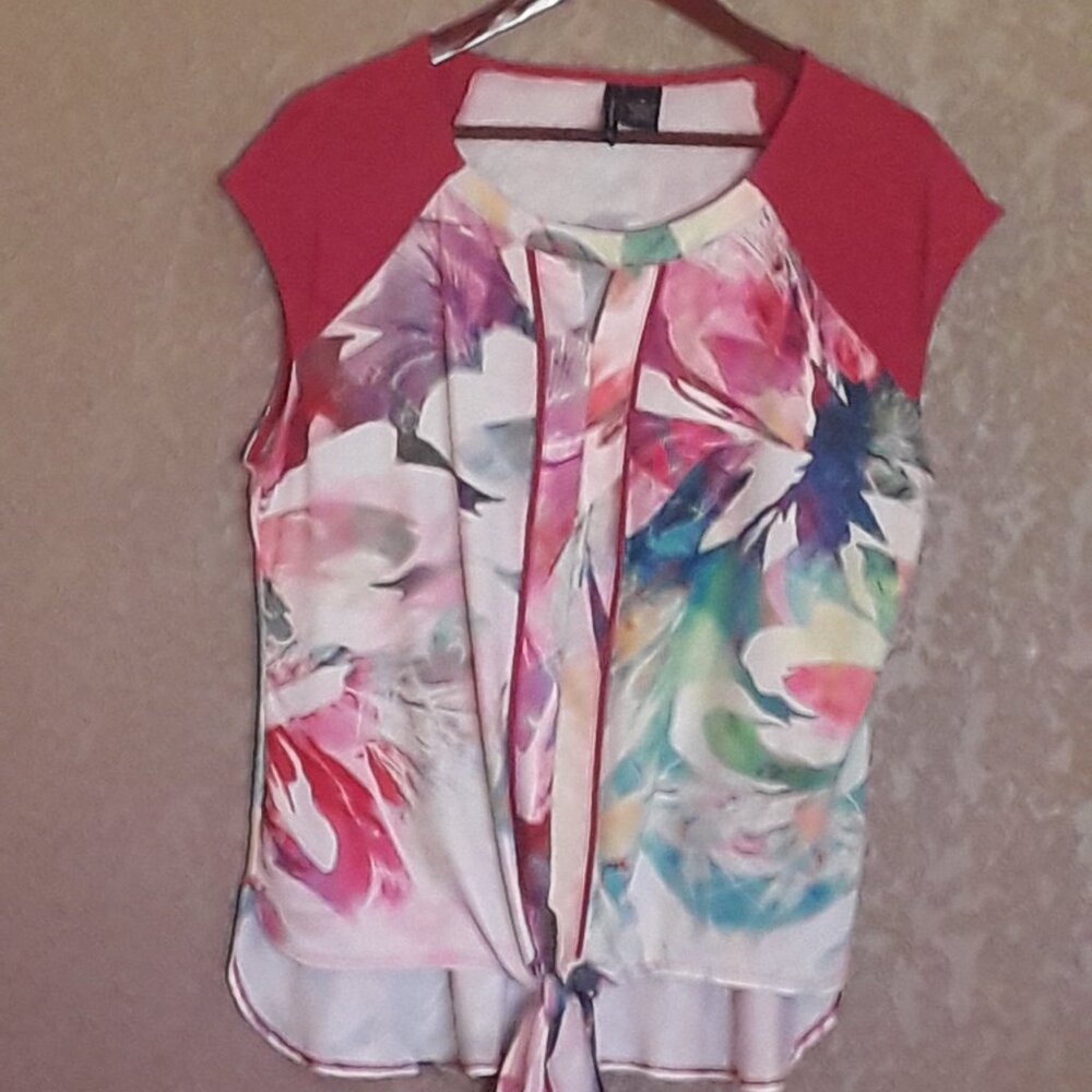 New Directions Cap Sleeve Top Spring/Summer Pink on White Floral Size M